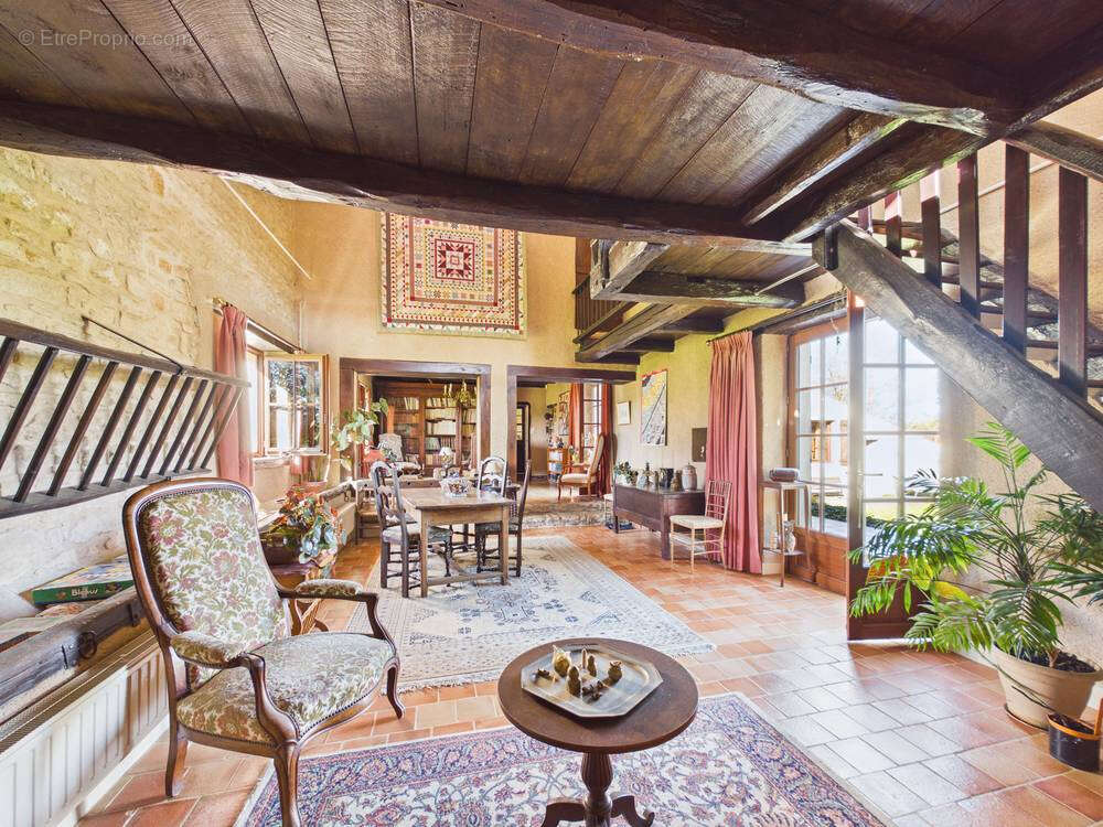 Maison à NOUAILLE-MAUPERTUIS