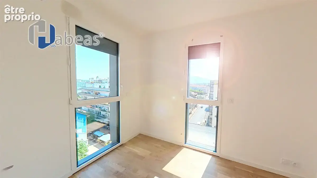 Attique d'Exception : T5 de 108.15 m² avec Terrasse Plein Ciel de 65.80m², Parking et cave - photo 13