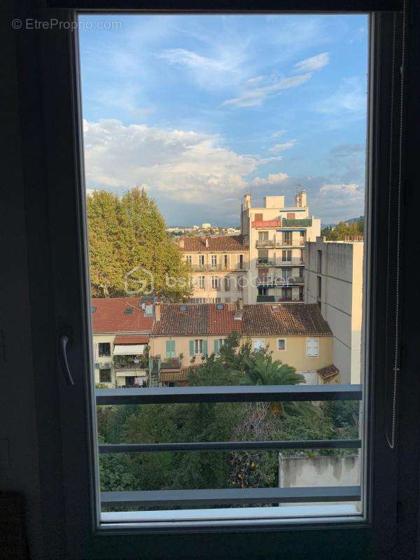 Appartement à MARSEILLE-5E