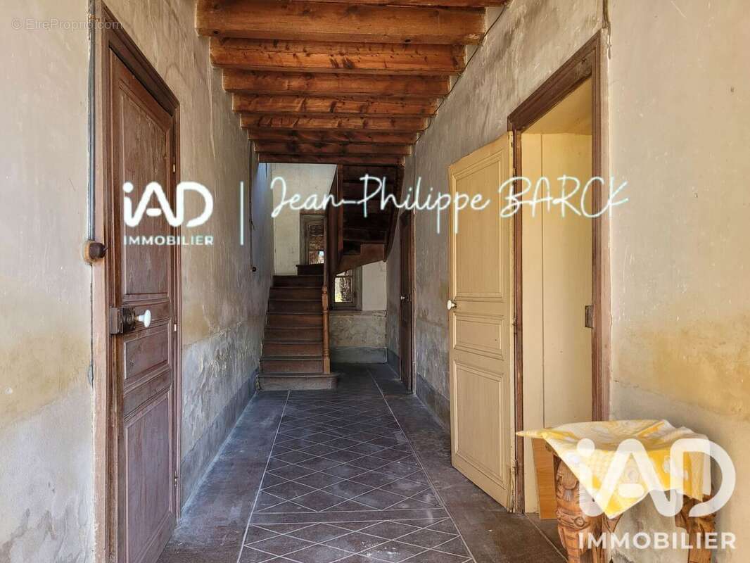 Maison 233 m² à Mazirat  - photo 2