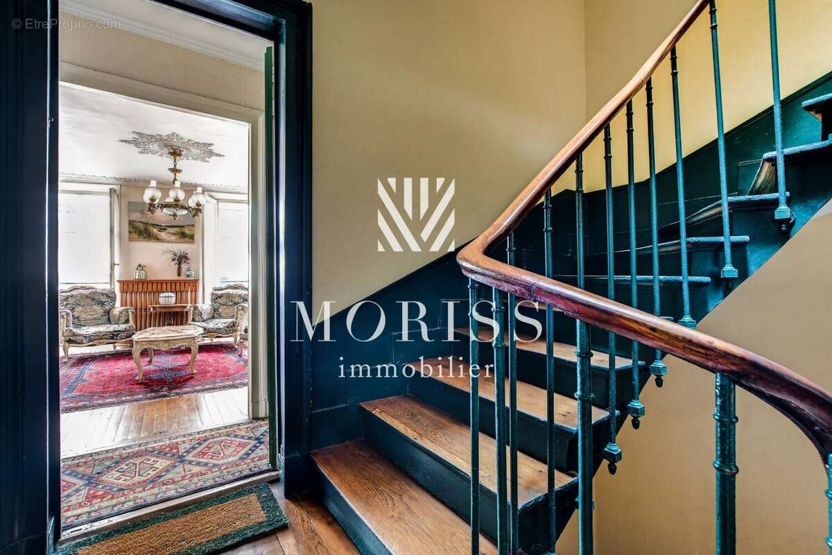Appartement à PARIS-17E