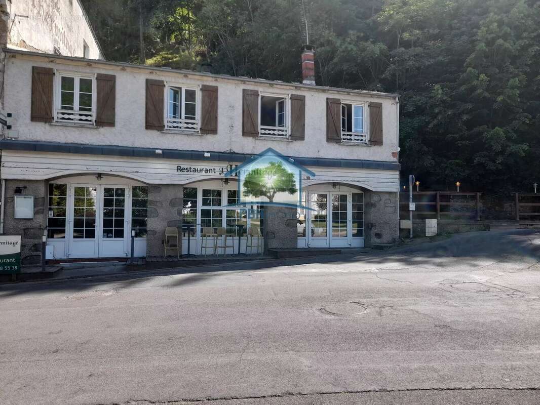 immeuble de rapport avec possibilité d'acquérIr fonds de commerce - photo 2