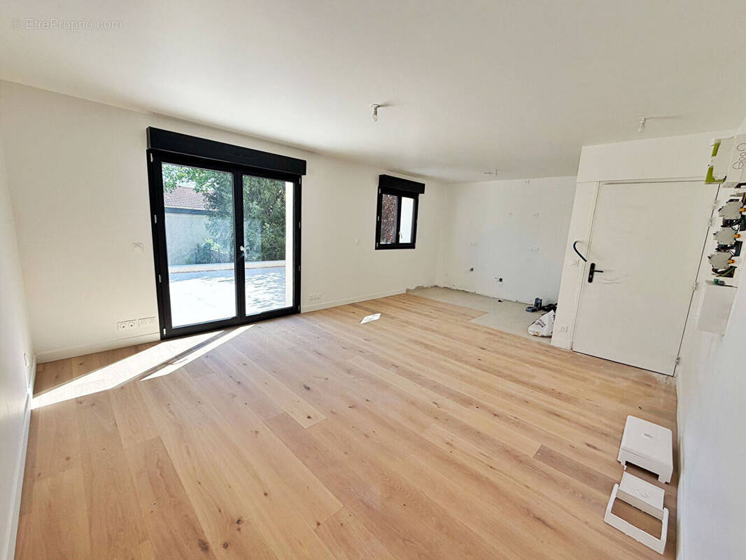 Appartement à NANTERRE