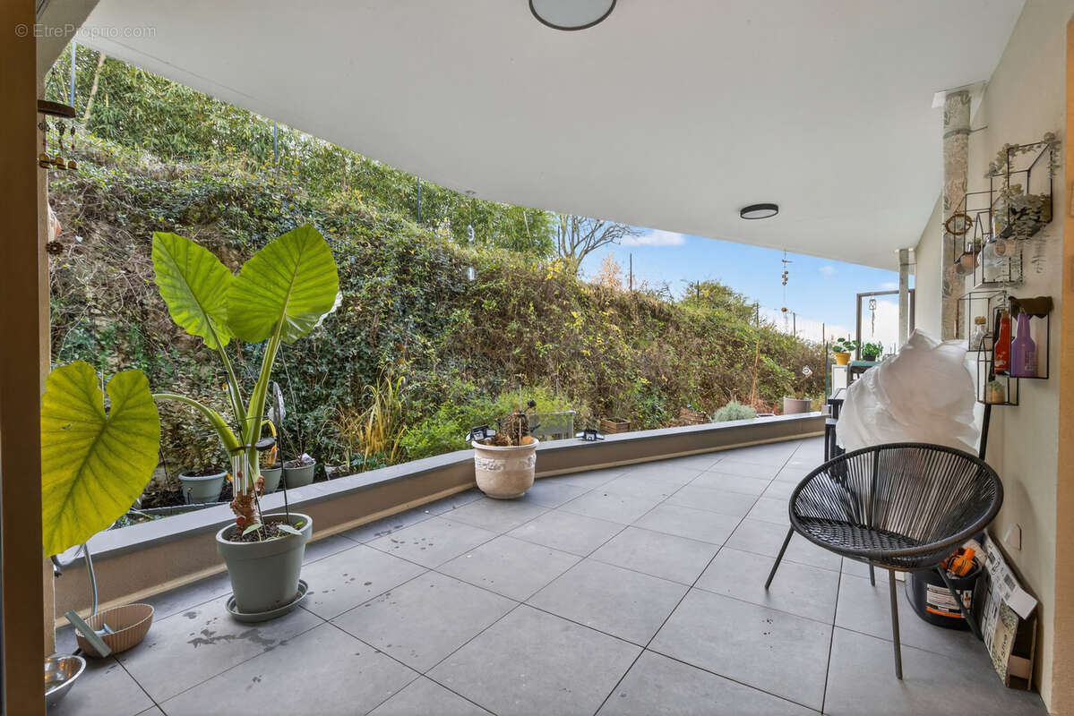 Aix les Bains - Elégant T3 - 87 m2 - Terrasse - Garage - photo 8