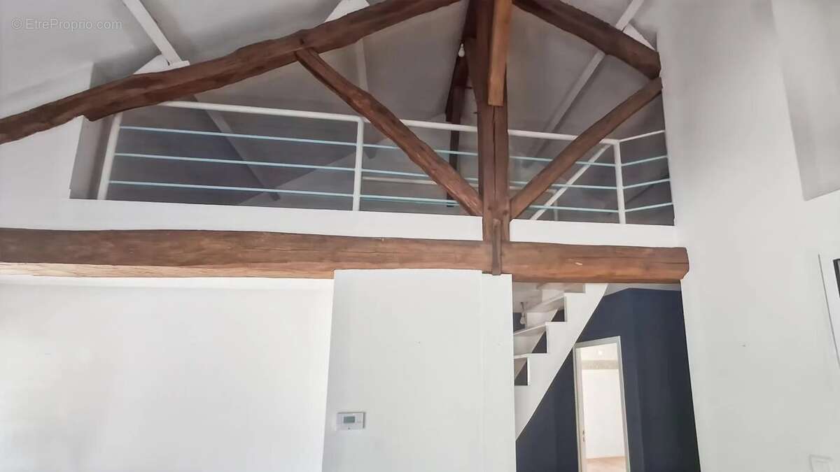Appartement à CHATEAU-L'EVEQUE