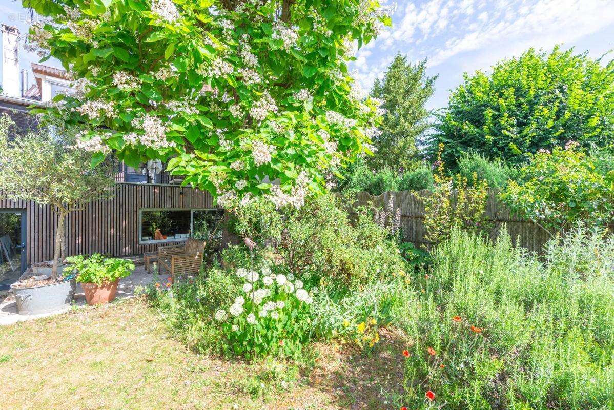 Maison de 234m² au sol à Nanterre Ville - photo 4