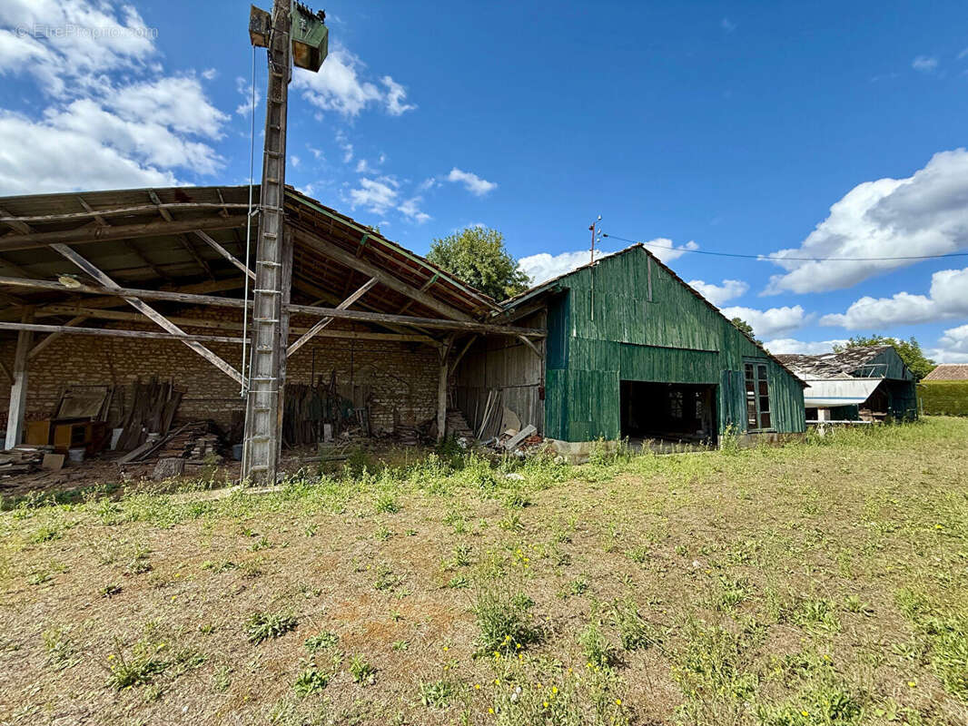 Maison à SAINT-PORCHAIRE