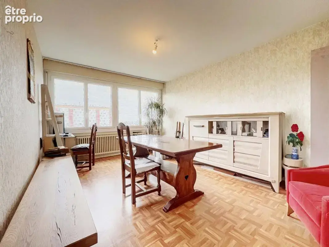 Appartement T4 vendu meublé  dans résidence calme et sécurisée - photo 3