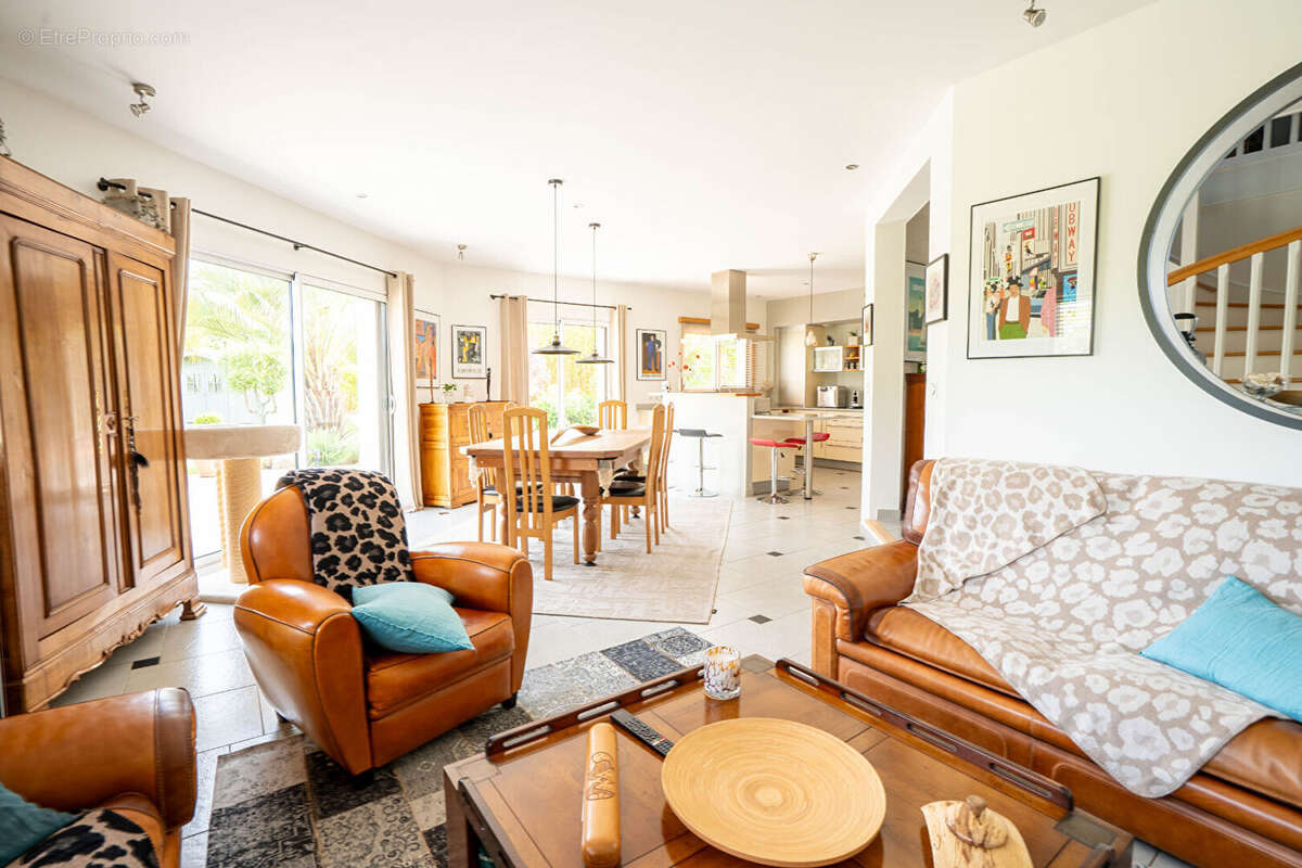 A vendre dans un quartie recherché d'Ergue Gaberic Maison  de 148.21 m² avec 4 chambre 2517 M² de terrain - photo 3