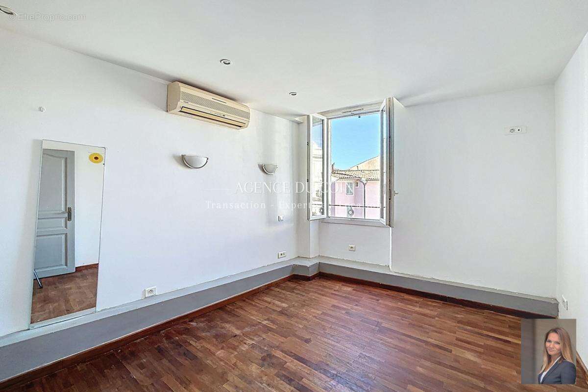 Appartement à LE MUY