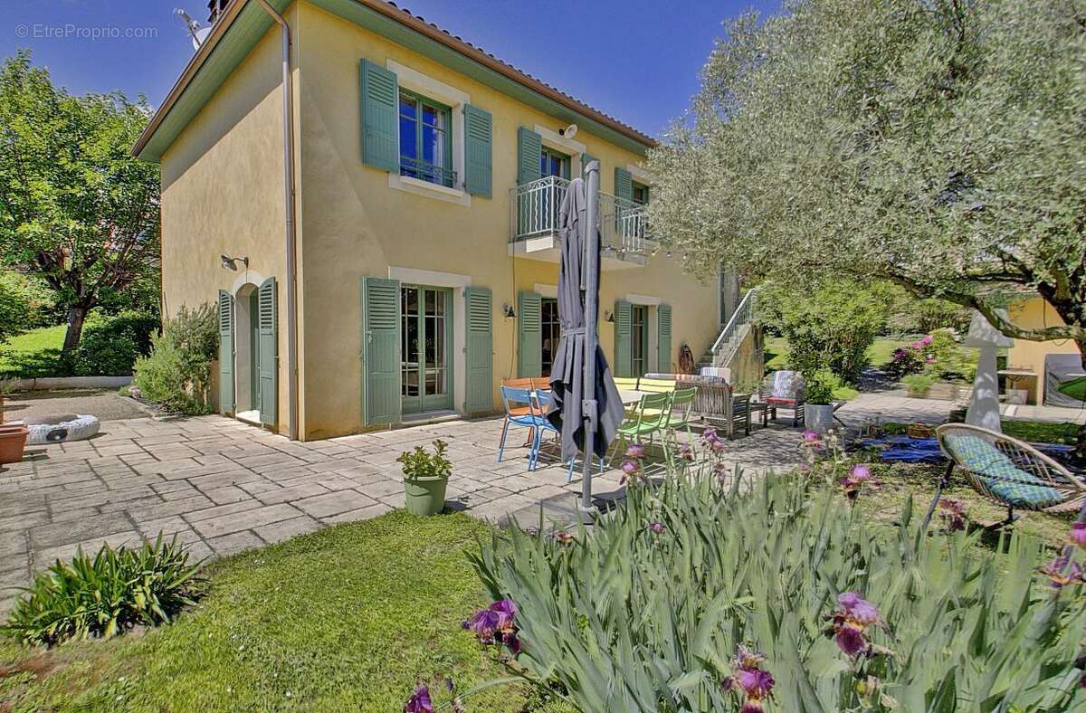 Maison à SAINT-CYR-AU-MONT-D&#039;OR