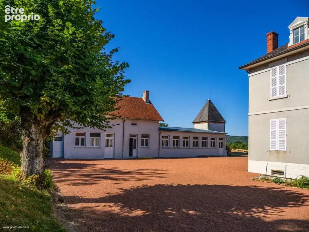 Maison de Maître sur 1 ha 32 de parc - photo 9
