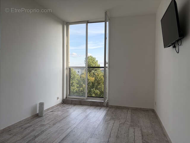 F3 de 58 m2 au 2ᵉ étage   Cuisine ouverte US semi-équipée   2 chambres - photo 11