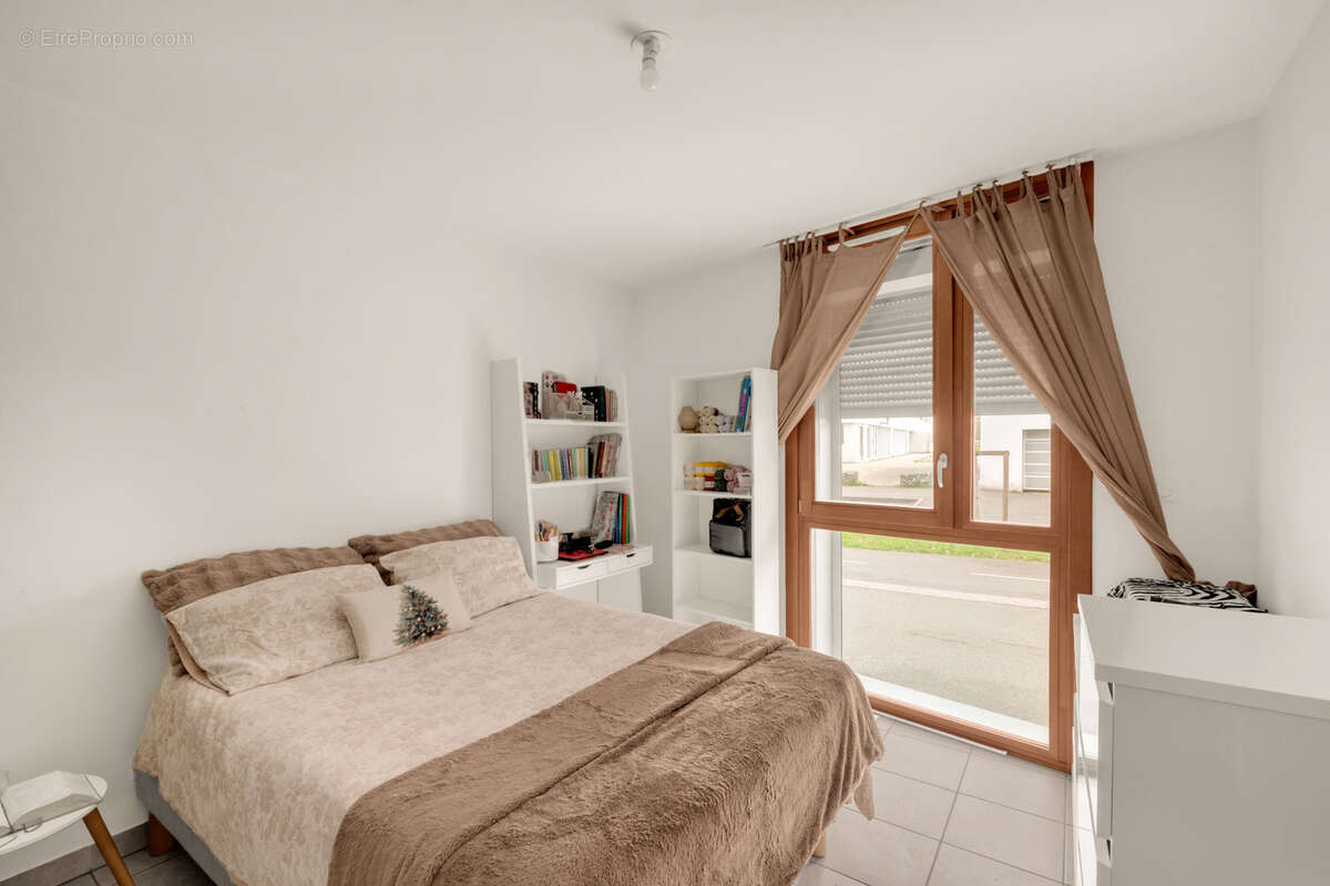 Appartement à BEAUZELLE