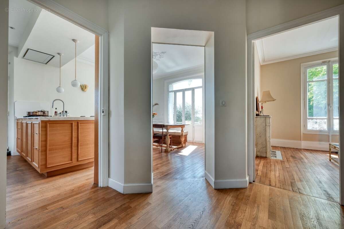 Belle maison meulière 8 pièces à vendre à JUVISY SUR ORGE (Essonne) à 20 km de Paris dans un quartier prisé ! - photo 3
