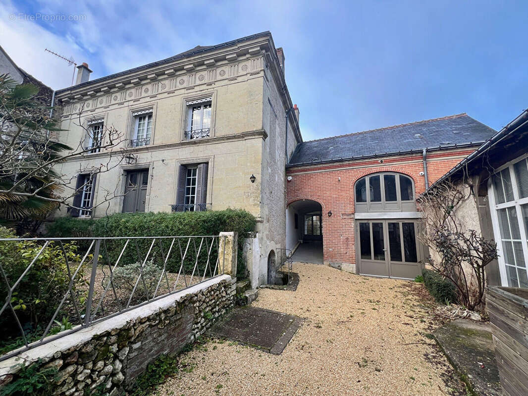 Maison à REUGNY