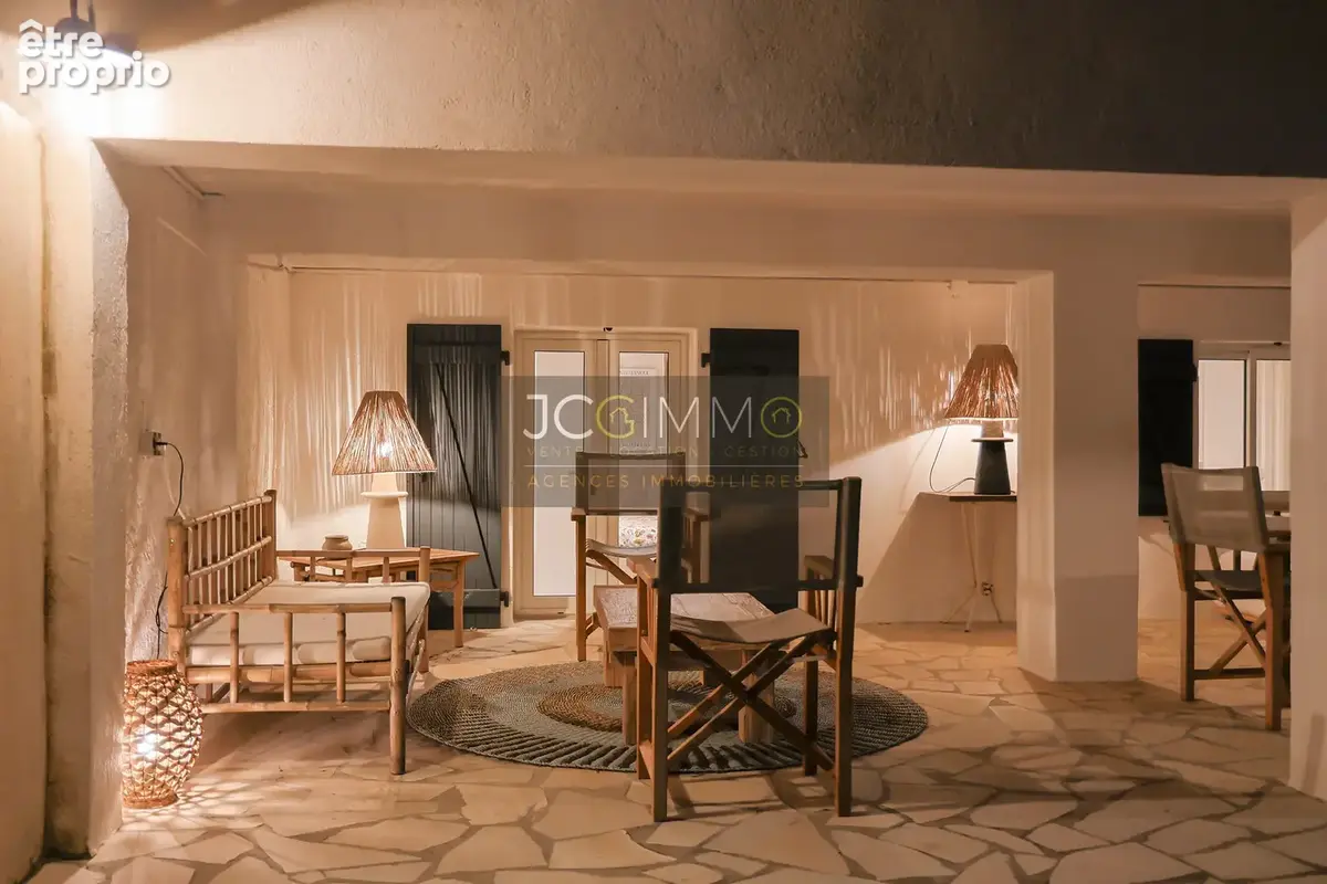 Carqueirane - villa t6 183 m2 vue mer dominante et panoramique avec studio - photo 13