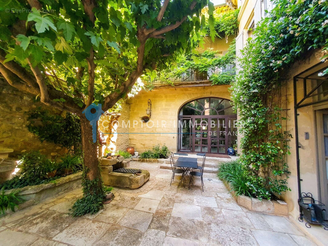 A Vendre GARD (30) - Grande maison de charme avec cour dans village en périphérie Uzès - photo 4