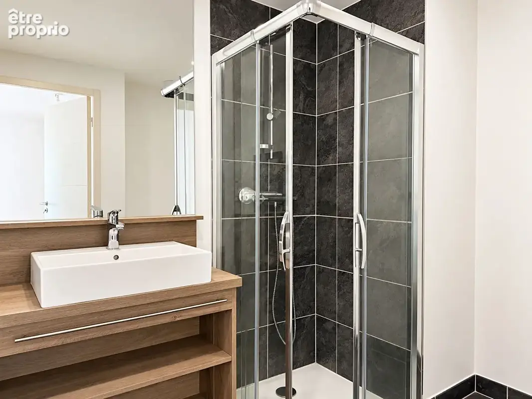 A vendre - agence giboire nantes - appartement  t2 de 41 m2 - ile de nantes - photo 8
