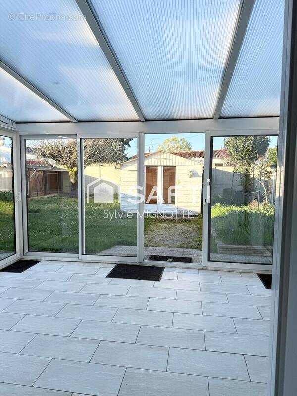 Photo 1 - Maison à SURGERES