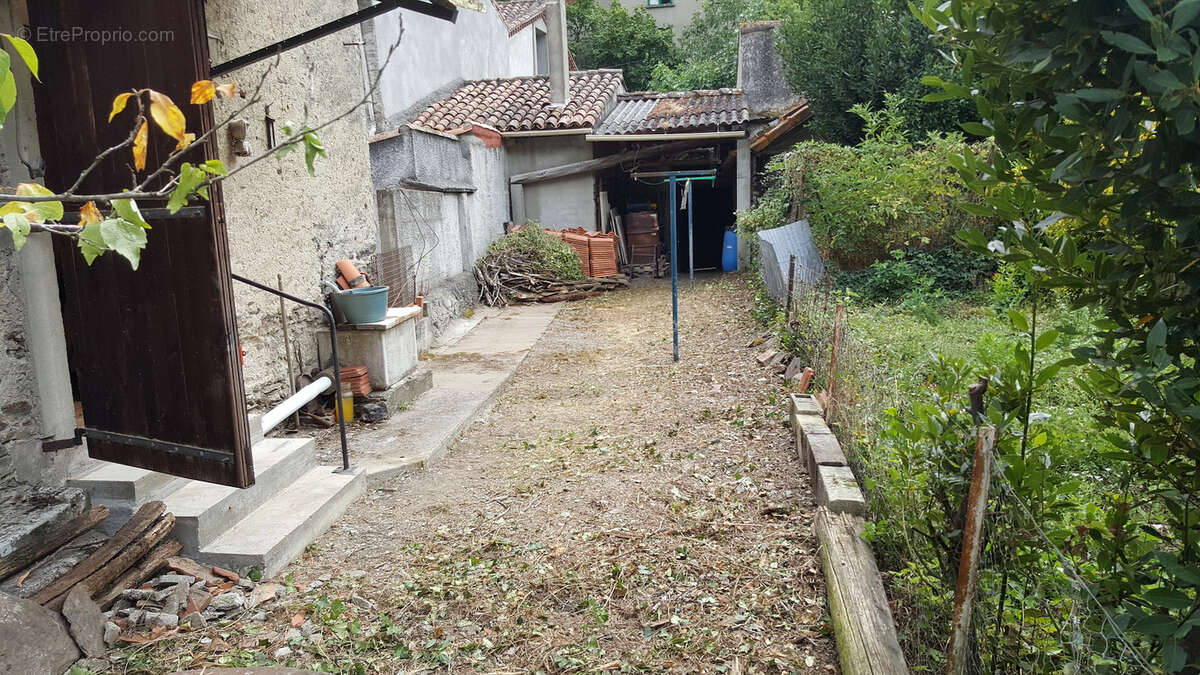 Grande maison de village  de 175 m2 avec cour + potager+ Chataigneraie - photo 15