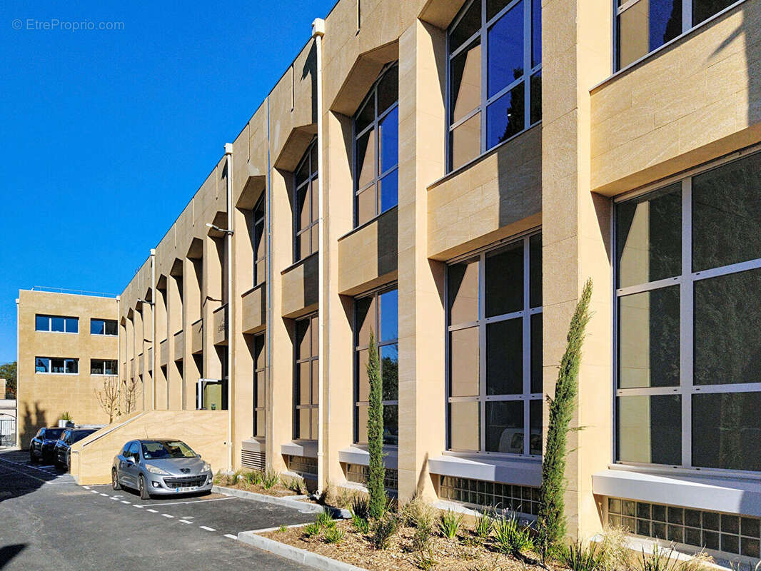Commerce à AIX-EN-PROVENCE