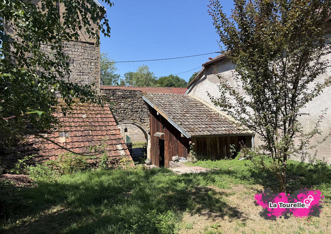 Maison à CLAIREGOUTTE