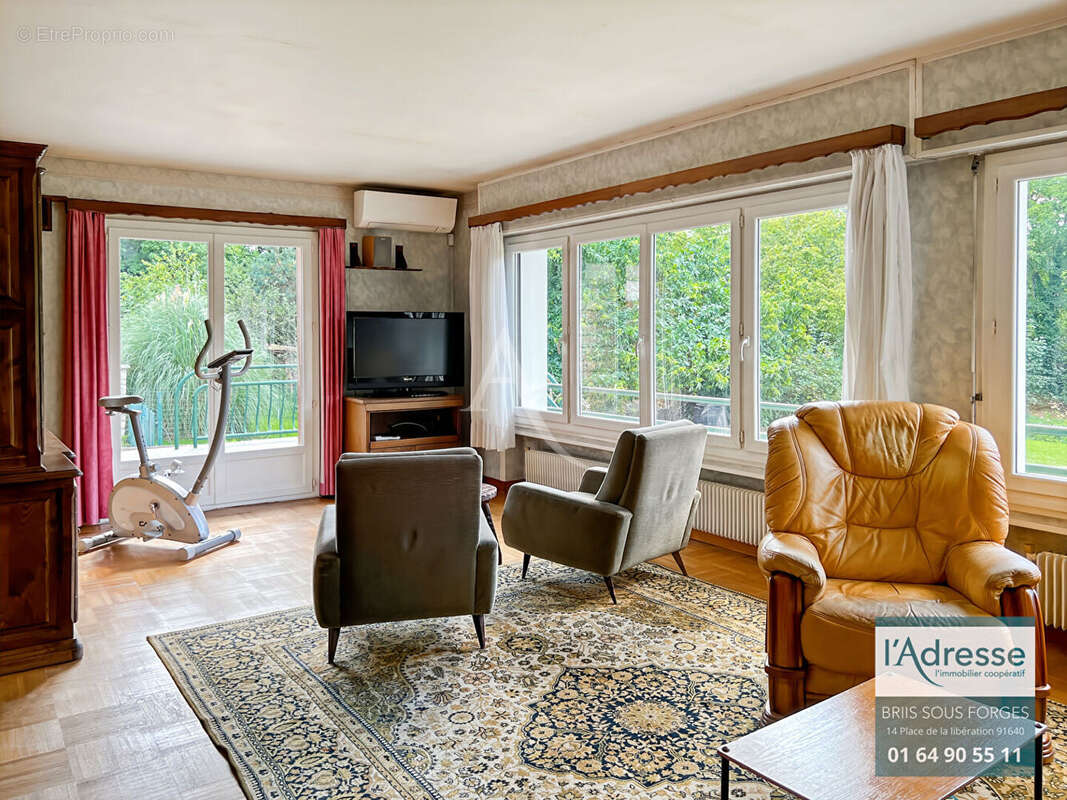 Maison à BRIIS-SOUS-FORGES