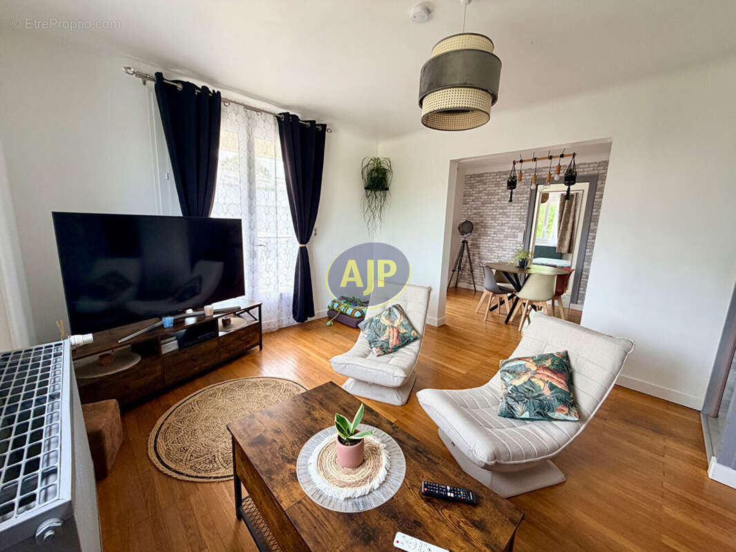 Maison Bourg Avessac - 6 pièces - 108 m2 - 1579 m2 Terrain - photo 4
