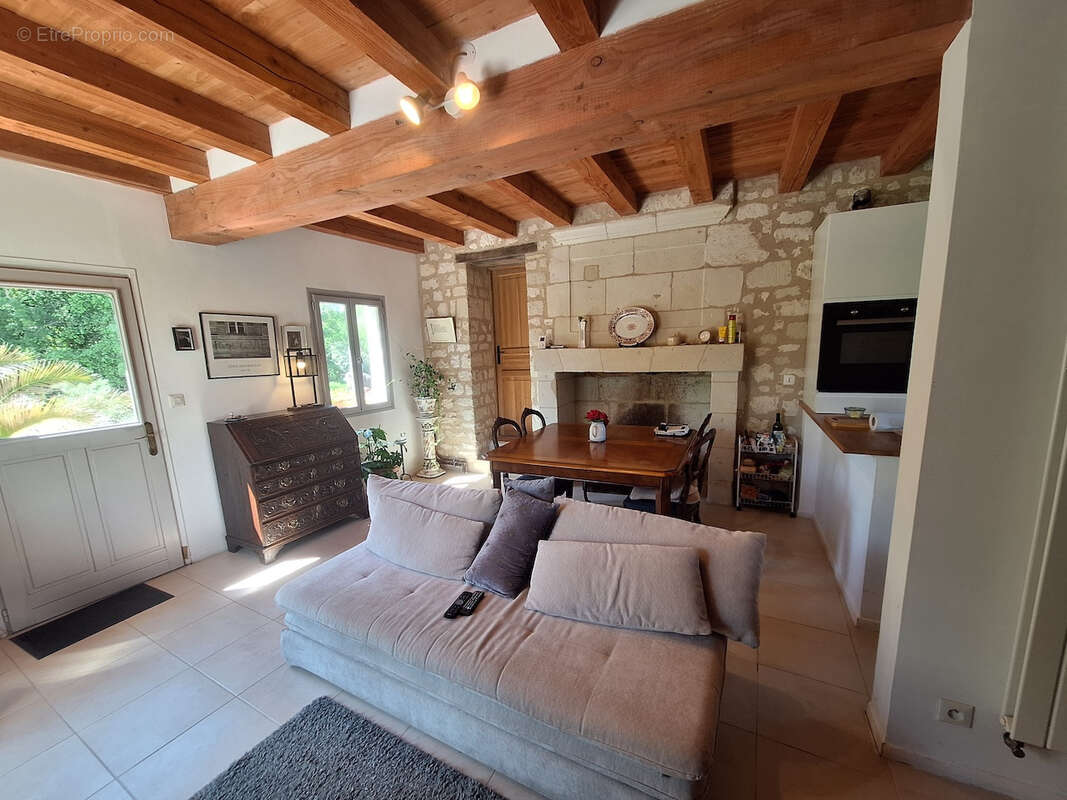 Maison à CANDES-SAINT-MARTIN