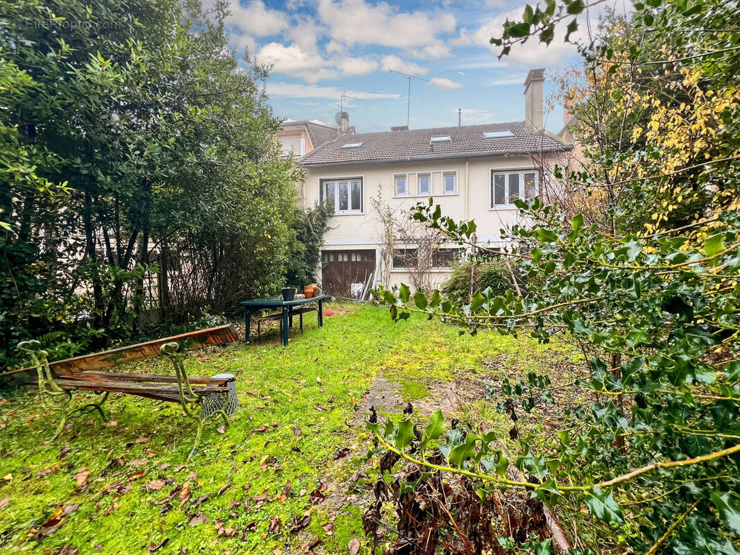 Maison à VILLENEUVE-LE-ROI
