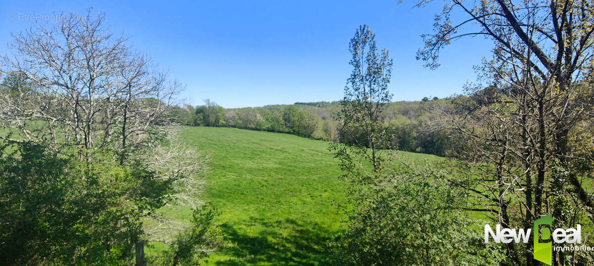 Proche Dordogne : corps de ferme sur 11 ha - Puits - Sources - Four à Pain - photo 7