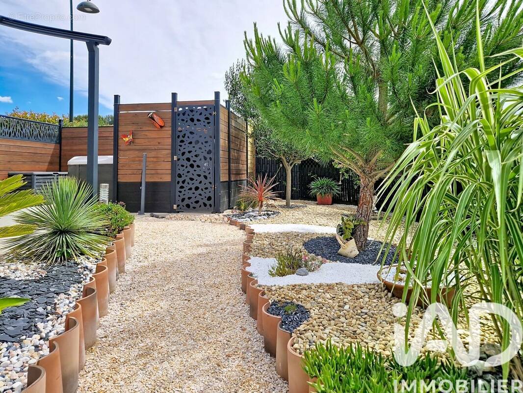 Photo 1 - Maison à ROUJAN