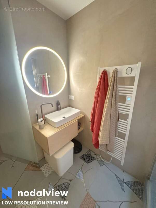 Appartement à COURBEVOIE