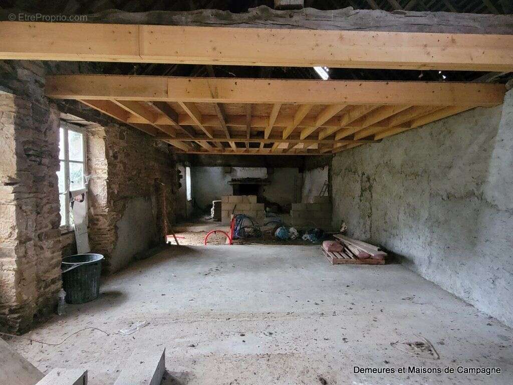 Maison à SAINT-HILAIRE-DU-HARCOUET