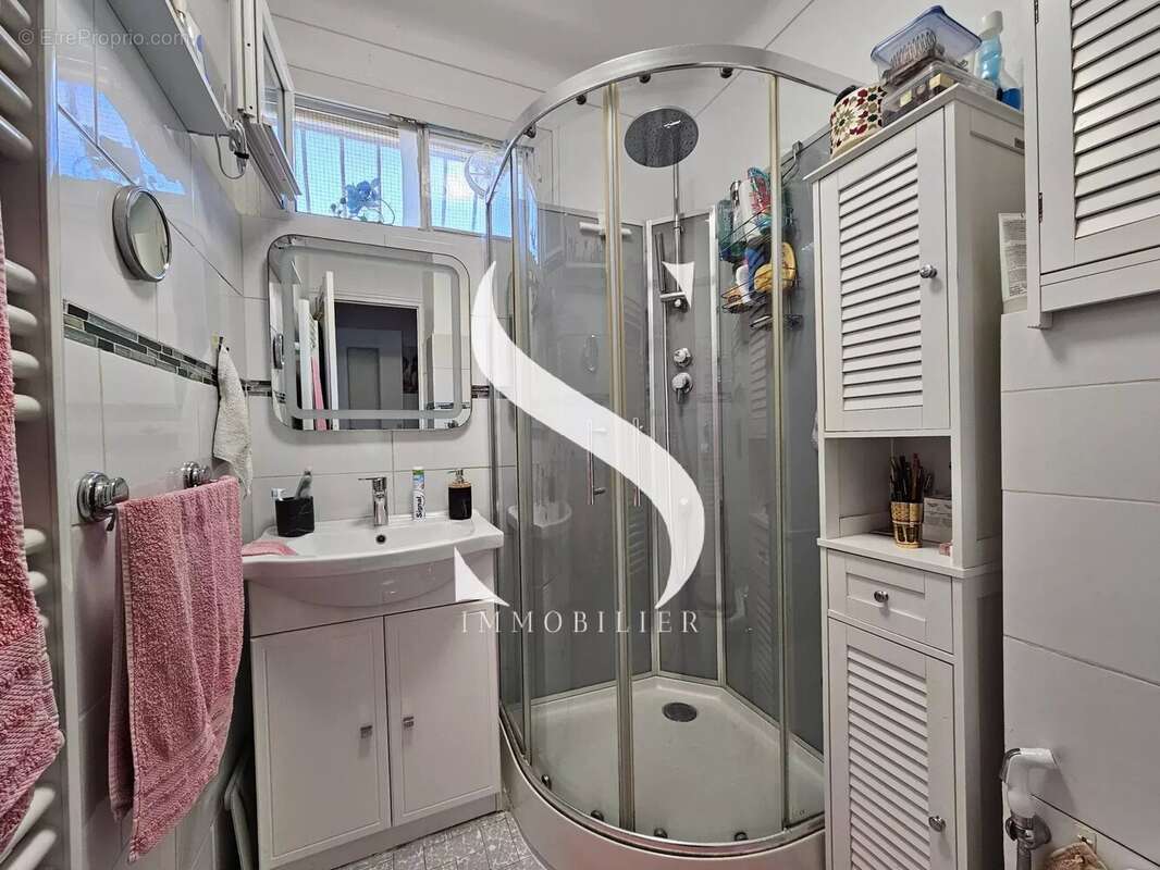 EXCLUSIVITÉ – Maison 3 pièces avec jardin, véranda et grand garage . - photo 12