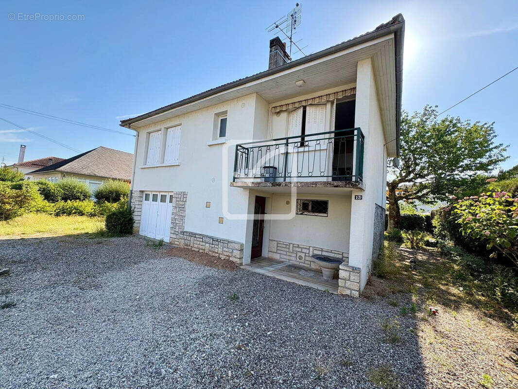 Maison à TERRASSON-LAVILLEDIEU