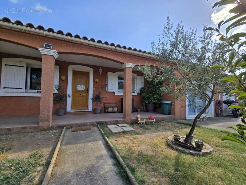 Villa familiale de plain-pied – 181 m² – 5 chambres – piscine – véranda – terrain de 916 m² - photo 18