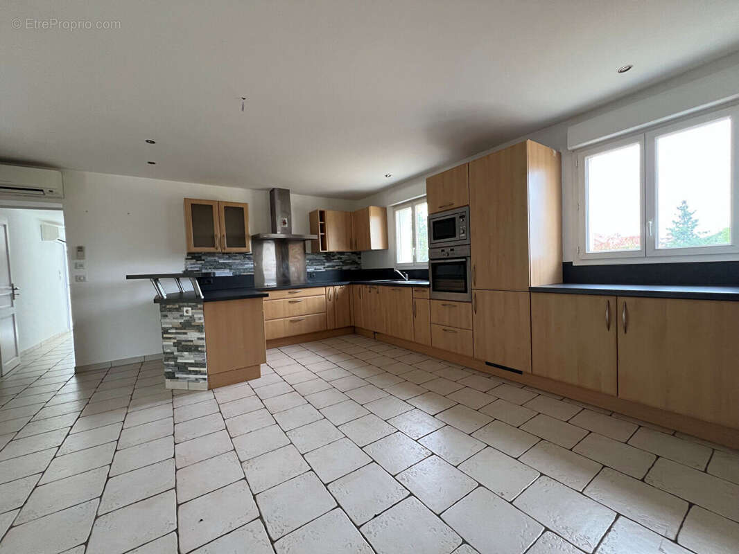 Maison à CHATELRAOULD-SAINT-LOUVENT