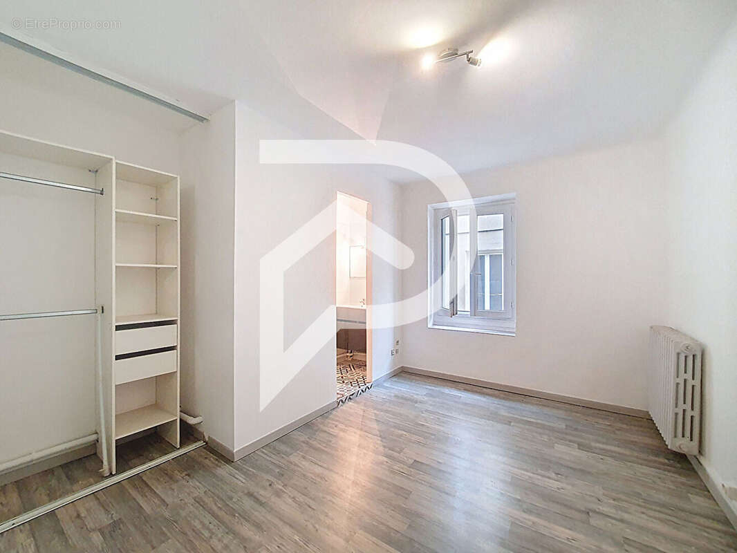 Maison à MONTELIMAR