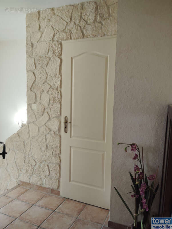 Maison à LUSSAN