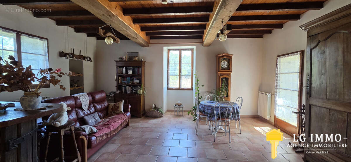 Maison charentaise 206 m2, 5 chambres, grandes dépendances, jardin - photo 9