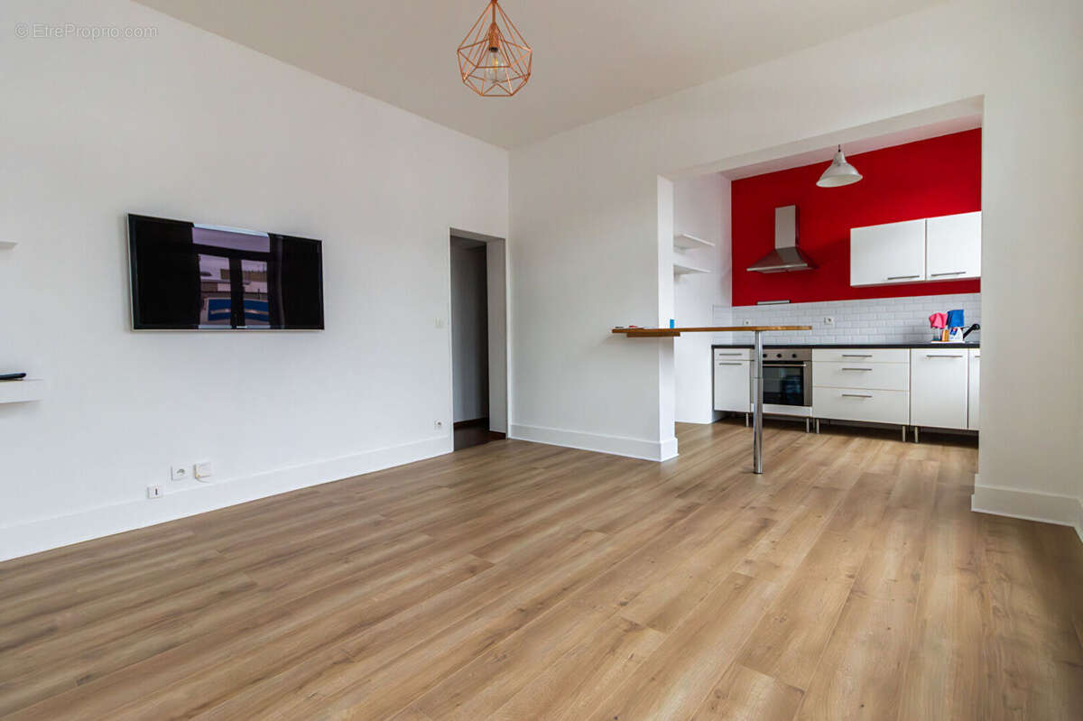 Appartement 2 pièces de 49 m²  à Ronchin - photo 2