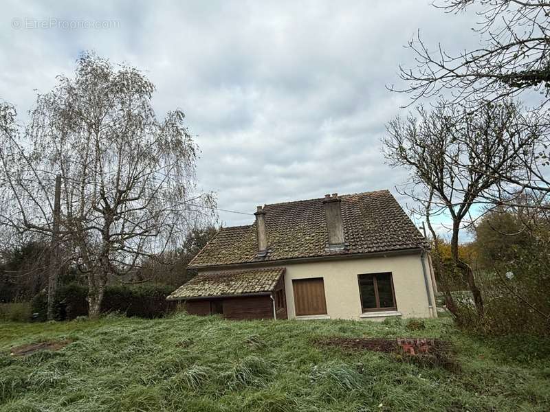 Maison à SAINT-LEGER-BRIDEREIX