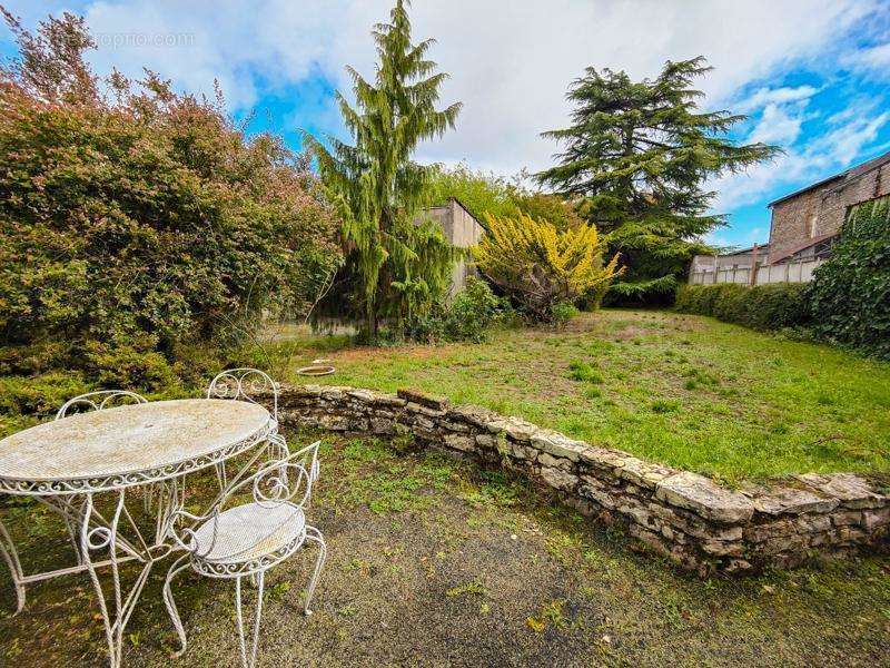 Maison à SAUZE-VAUSSAIS