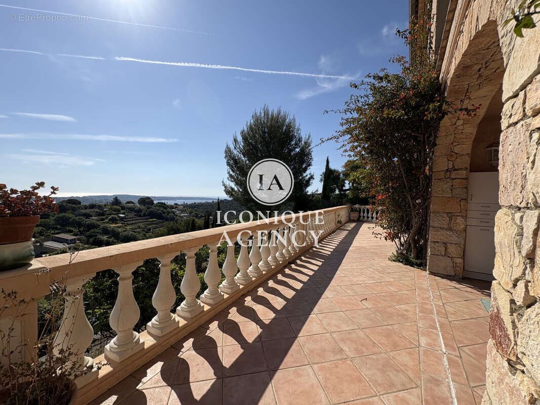 Maison à VALLAURIS