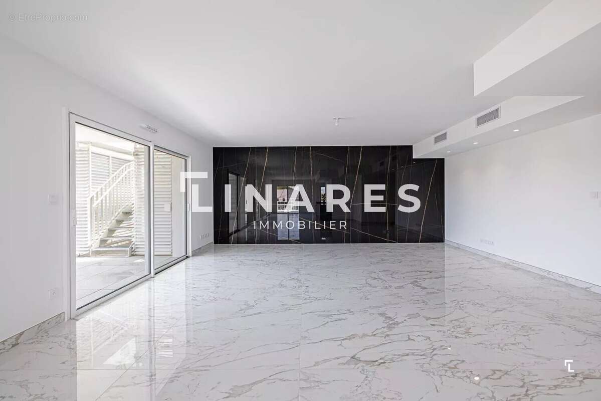 LE SKYINE - Appartement T4 de 160m² - Rooftop - Terrasses panoramiques - 13008 - photo 4
