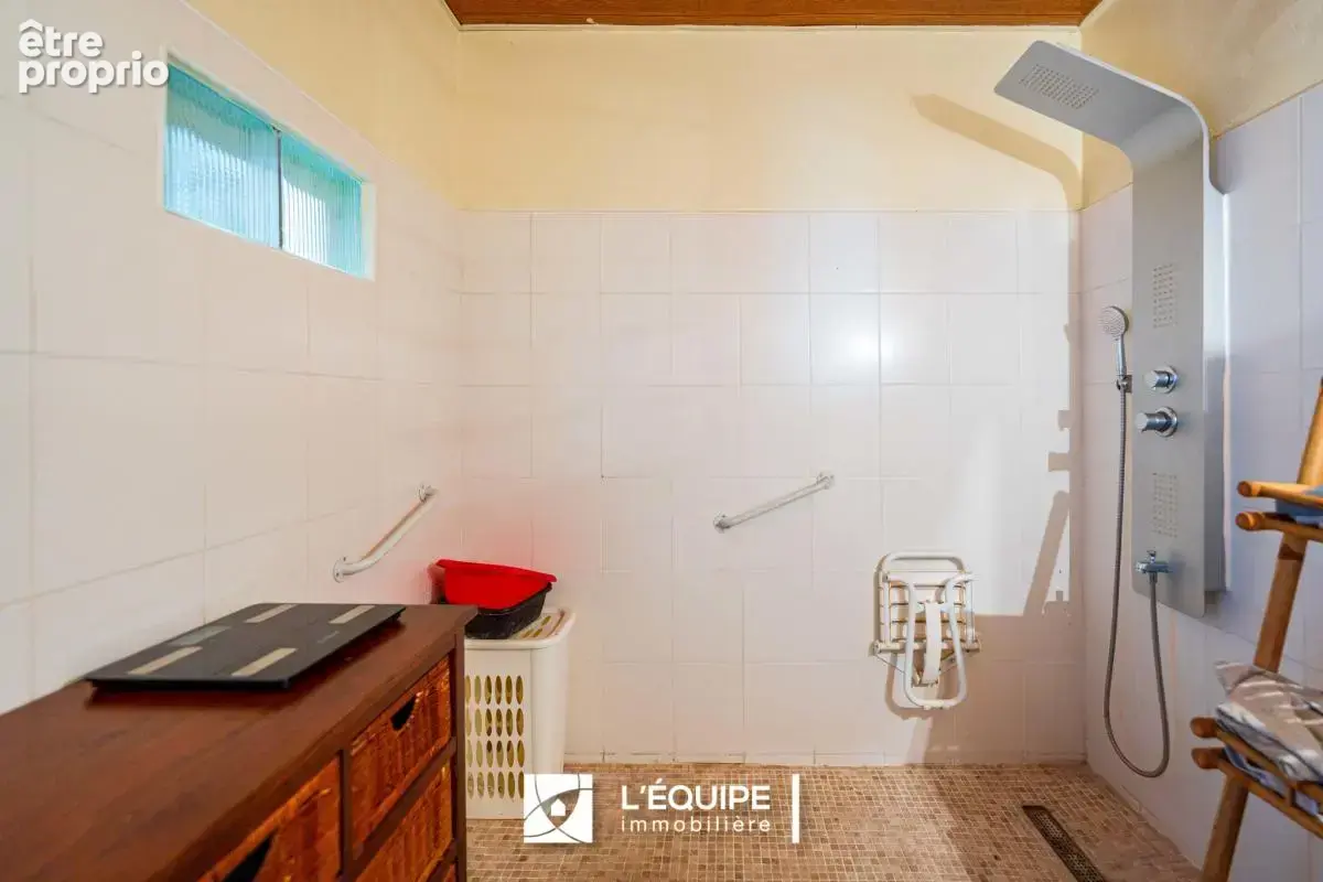Maison 5 pièces 153 m² à vendre à Saint-Denis (97400) - photo 7