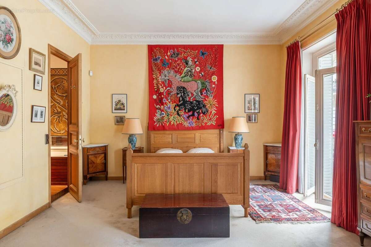 Appartement à PARIS-8E