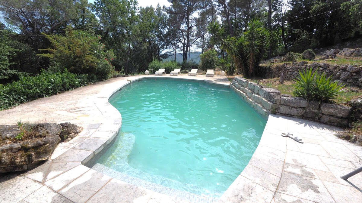 Maison à TOURRETTES-SUR-LOUP